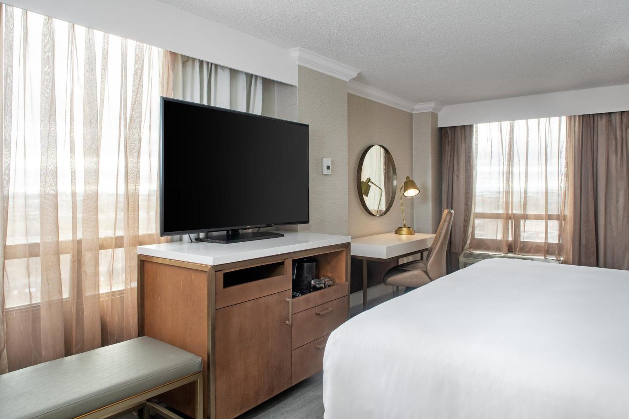 Crowne Plaza Toronto Airport By Ihg Hotel Bagian luar foto