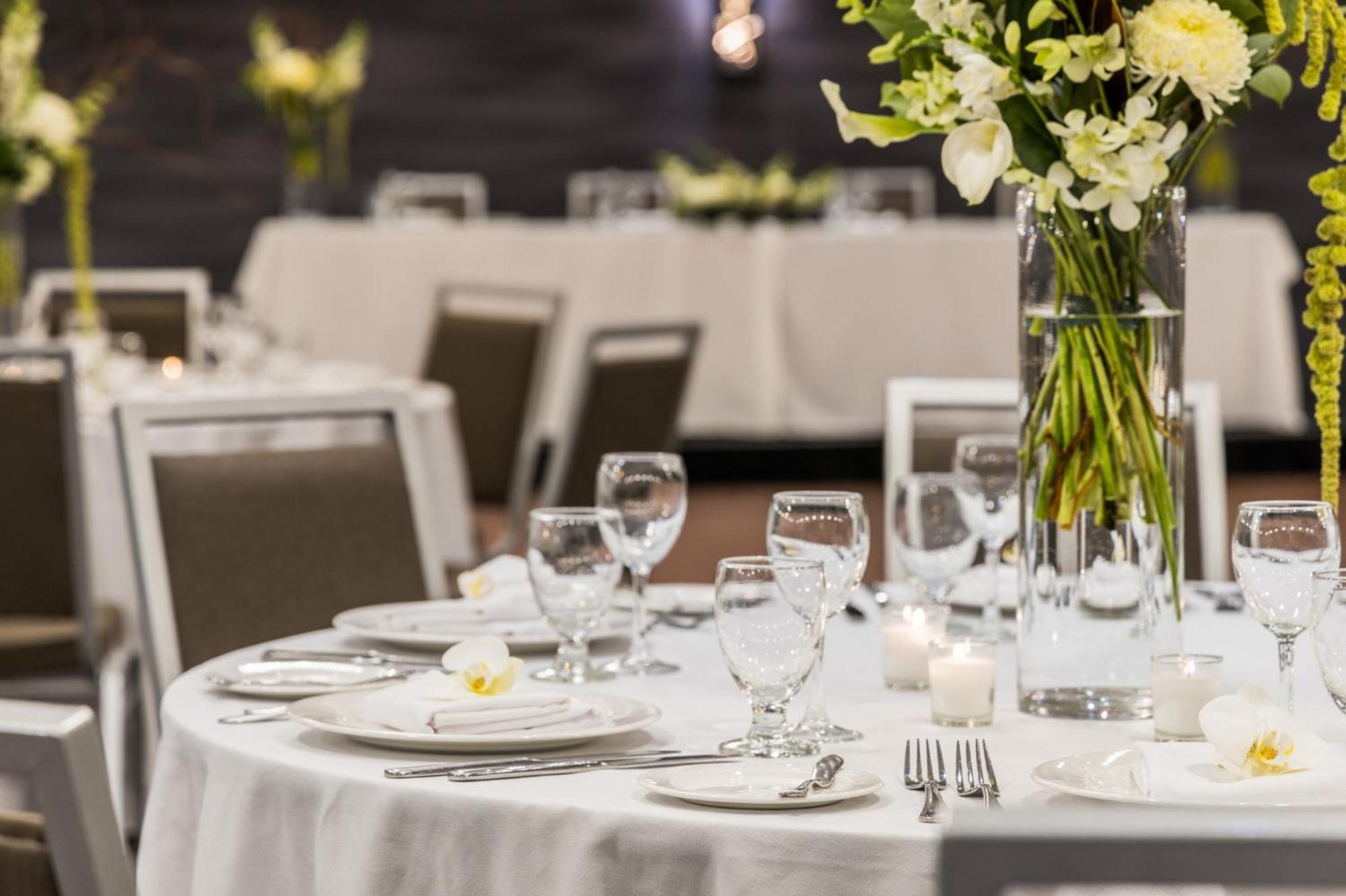 Crowne Plaza Toronto Airport By Ihg Hotel Bagian luar foto