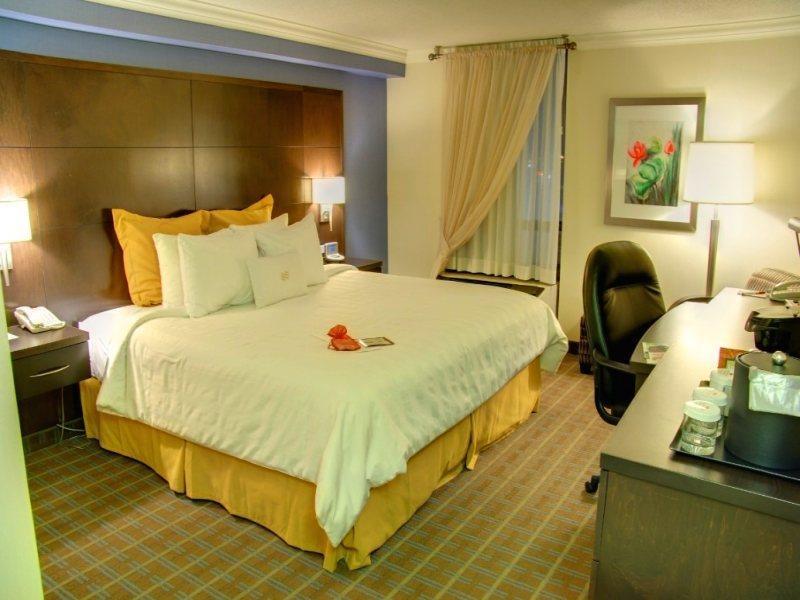 Crowne Plaza Toronto Airport By Ihg Hotel Bagian luar foto
